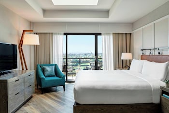 Room, 1 King Bed, Balcony