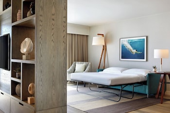 Executive Suite, 1 King Bed with Sofa bed, Golf View