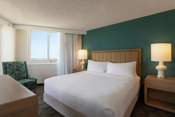 Suite, 1 King Bed with Sofa bed, Mobility Accessible, Oceanfront