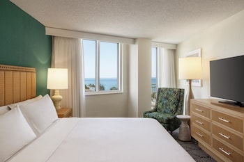 Suite, 1 King Bed with Sofa bed, Balcony, Ocean View