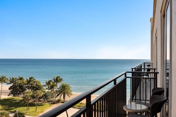 Suite, 1 King Bed with Sofa bed, Balcony, Partial Ocean View