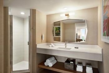 Suite, 1 King Bed with Sofa bed, Balcony