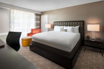 Room, 1 King Bed, Balcony, Corner