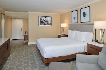 Room, 1 King Bed, Accessible (Hearing)