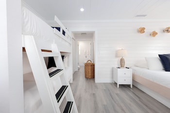 Siesta Bunk Room