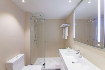 Business Room, Garden View