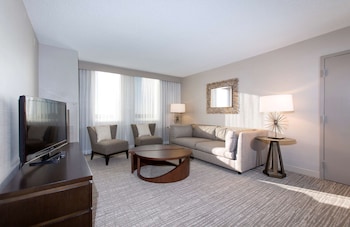 Suite, 1 King Bed, Non Smoking