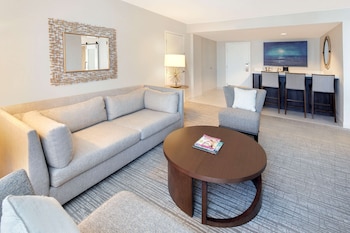Suite, 1 King Bed, Non Smoking