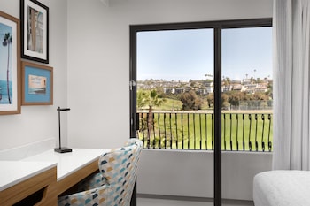 Suite, 2 Queen Beds, Microwave