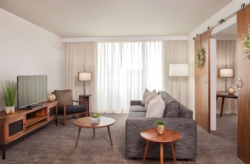 Deluxe Suite, 1 King Bed, Non Smoking