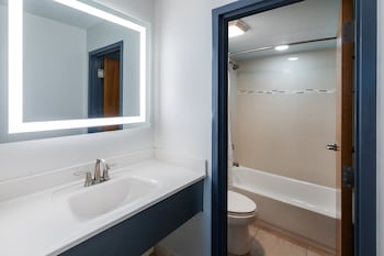 Standard Room, 2 Queen Beds, Ocean View