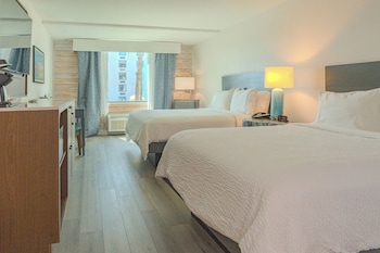 Standard Room, 2 Queen Beds, Pool View