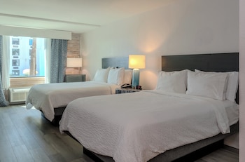 Standard Room, 2 Queen Beds, Pool View