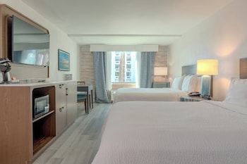 Standard Room, 2 Queen Beds, Pool View