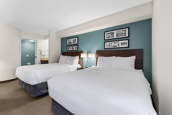 Room | 2 Double Beds | Sleeps 4 | Free Breakfast