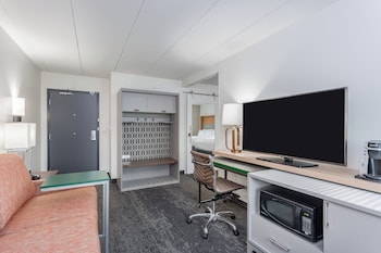 Suite, 2 Queen Beds, Accessible (Communications)