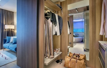 Deluxe Room with Double Bed or Two Single Beds and Wellness Area Access