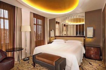 Superior Room, 1 King Bed