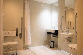 Standard Room, 1 King Bed, Accessible