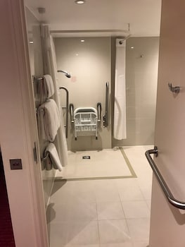 Standard Room, 1 King Bed, Accessible