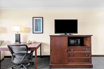 Standard Room, 1 King Bed, Refrigerator, Ocean View