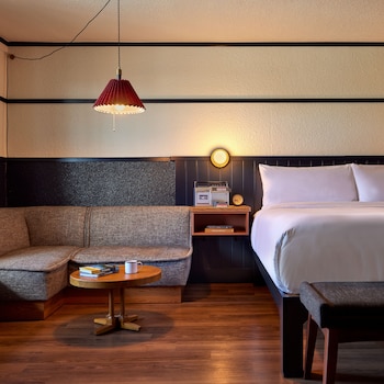 Junior Suite, 1 King Bed (Pool)