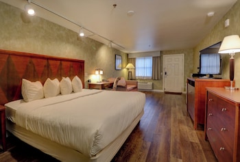 Premium King | Pet-Friendly