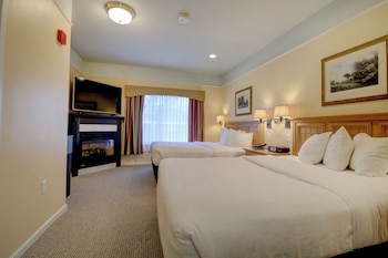 Spa Suite | Two Queen | Fireplace