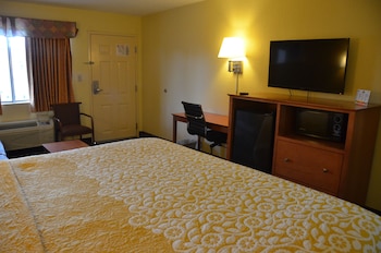 Room, 1 King Bed, Accessible, Non Smoking (Mobility)