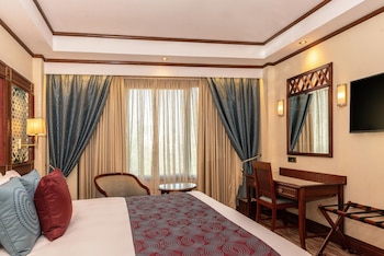 Deluxe Queen Room