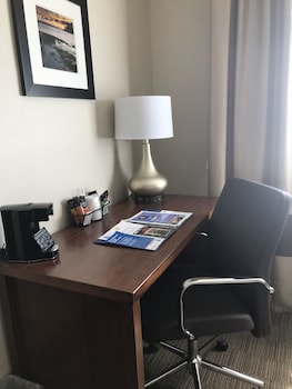 Standard Room, 1 King Bed, Accessible, Non Smoking