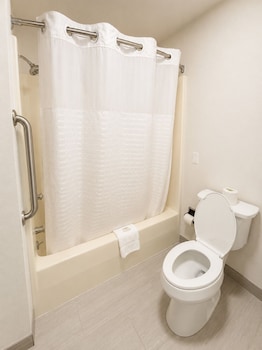 Studio Suite, Non Smoking (3 Queen Beds)
