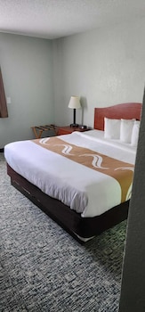 Room, 1 King Bed, Non Smoking (Mobility, Roll-in Shower)