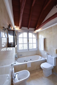 Double Room, Jetted Tub