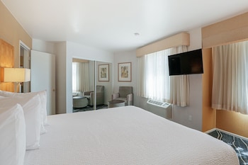 2 King Beds and 1 Sofa Bed, Two-Bedroom, Suite, Non-Smoking