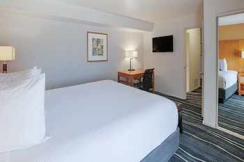 2 King Beds and 1 Sofa Bed, Two-Bedroom, Suite, Non-Smoking