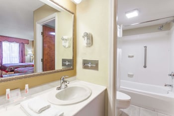 Room, 2 Queen Beds, Non Smoking