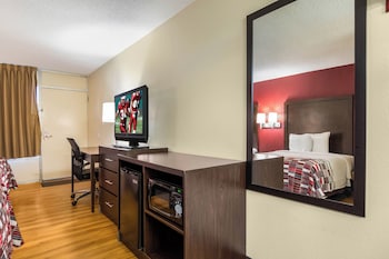 Deluxe Room, 2 Double Beds, Accessible, Non Smoking (Roll-In Shower)