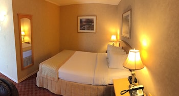 Standard Room, 1 Queen Bed