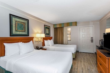 Deluxe Room, 2 Double Beds, Non Smoking
