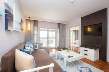 Suite, 1 Bedroom, Balcony