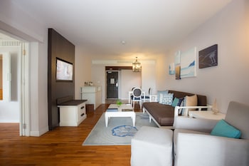 Suite, 1 Bedroom, Balcony