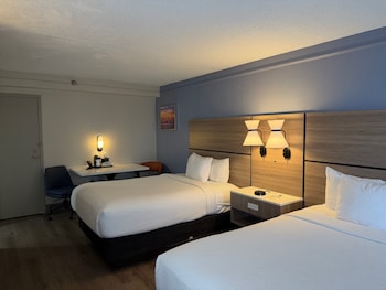 Deluxe Room, 2 Double Beds, Non Smoking