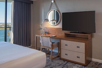 Room, 1 King Bed, Marina View