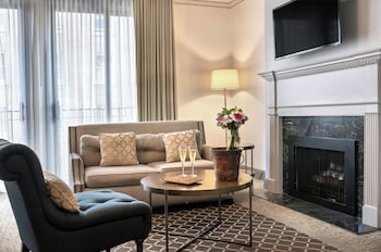 Suite, Balcony