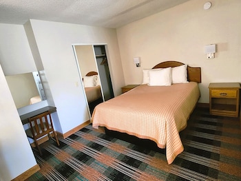 Deluxe Room, 1 Queen Bed, Non Smoking