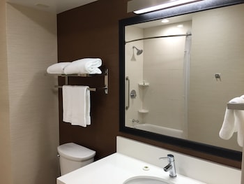 Room, 2 Double Beds (Mobility Accessible, Tub)