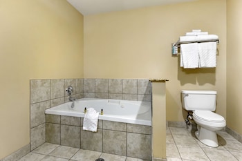 Suite, 1 King Bed, Non Smoking, Kitchen (Living Room, Full Kitchen)
