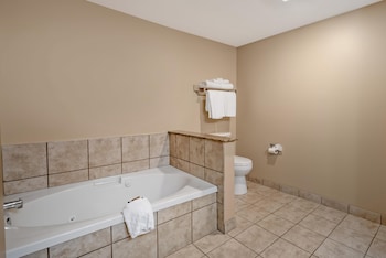 Suite, 1 King Bed, Non Smoking, Kitchen (Living Room, Full Kitchen)