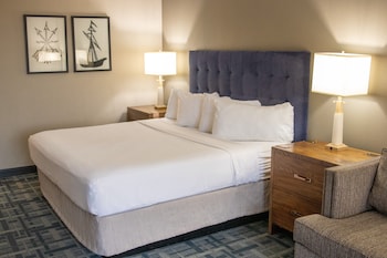 Room, 1 King Bed, Partial Ocean View